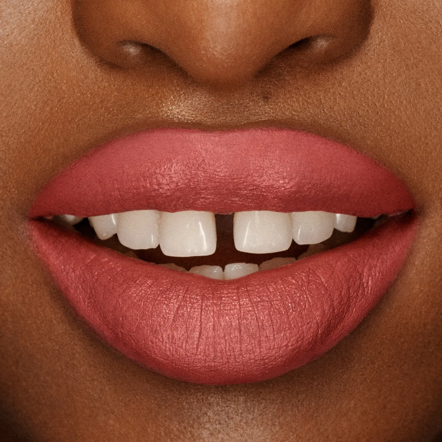Vieve Modern Matte Lipstick rouge à lèvres Cherub's Kiss mat doux