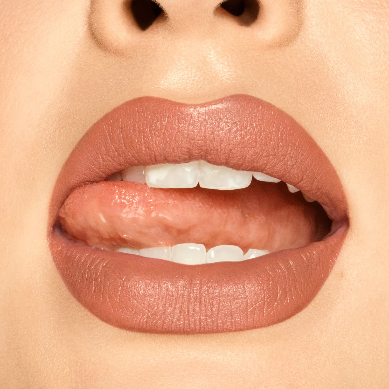 Vieve Modern Matte rouge à lèvres Brat mat nourrissant