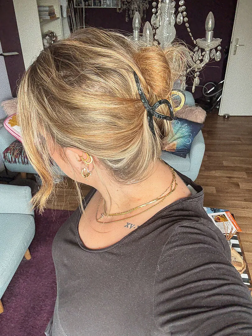 Vieve Claw Clip pince cheveux marbre noir dorée