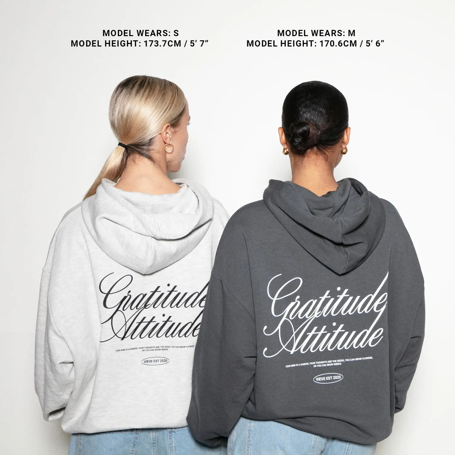 Vieve Gratitude Attitude hoodie sweat gris foncé