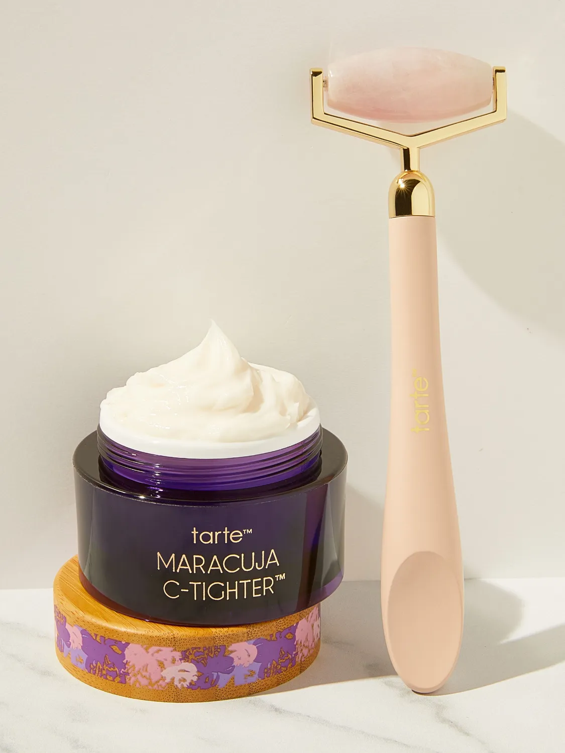 Tarte Maracuja C-Tighter roller visage multi raffermissant