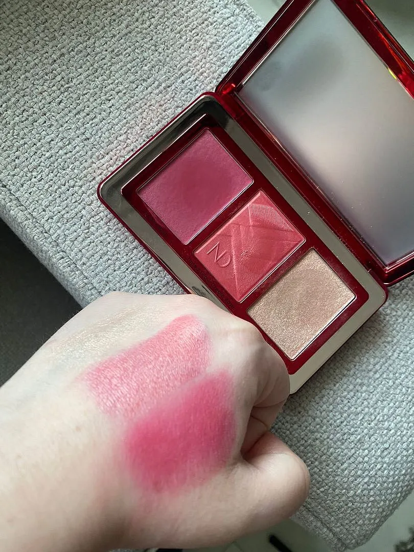 Natasha Denona Berry Pop trio blush highlighter cranberry lumineux