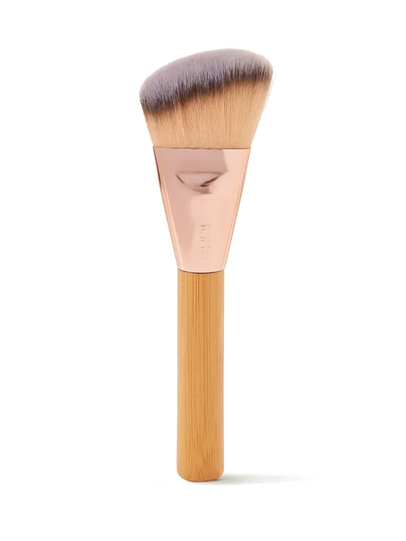 Tarte Cheek Lifter pinceau blush biseauté sculptant