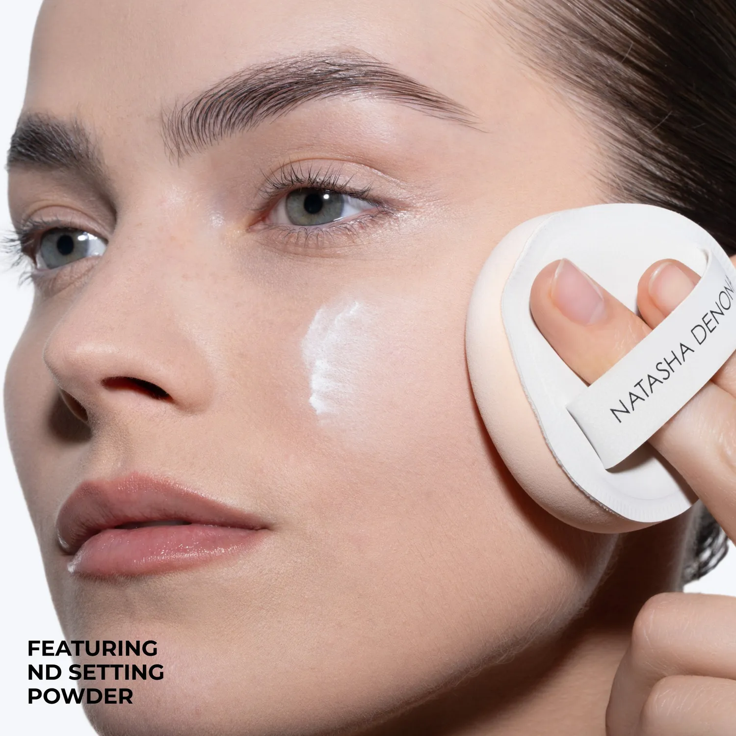 Natasha Denona Hy-Glam houppette Marshmallow avec étui