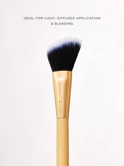 Tarte angled light pinceau anticernes couvrance légère
