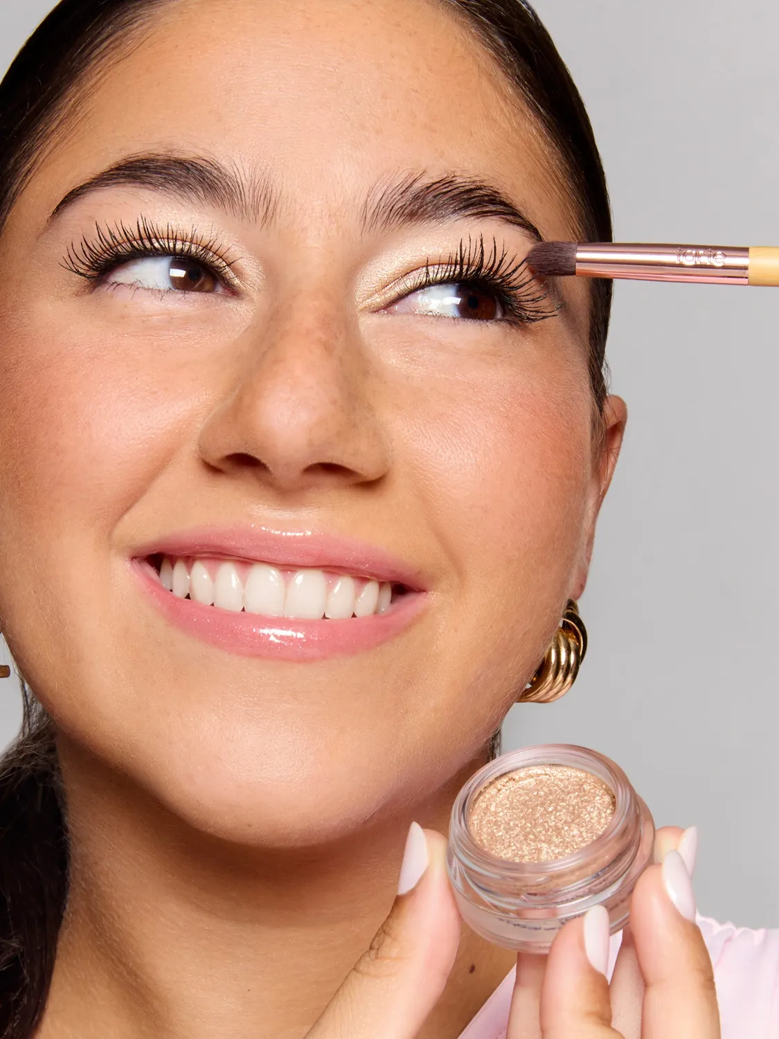 Tarte Glow Pot pinceau yeux et joues double embout