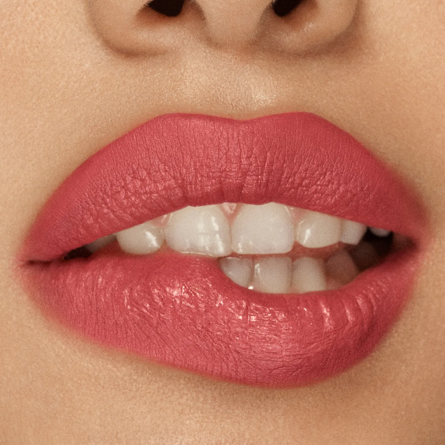 Vieve Modern Matte Lipstick rouge à lèvres Cherub's Kiss mat doux
