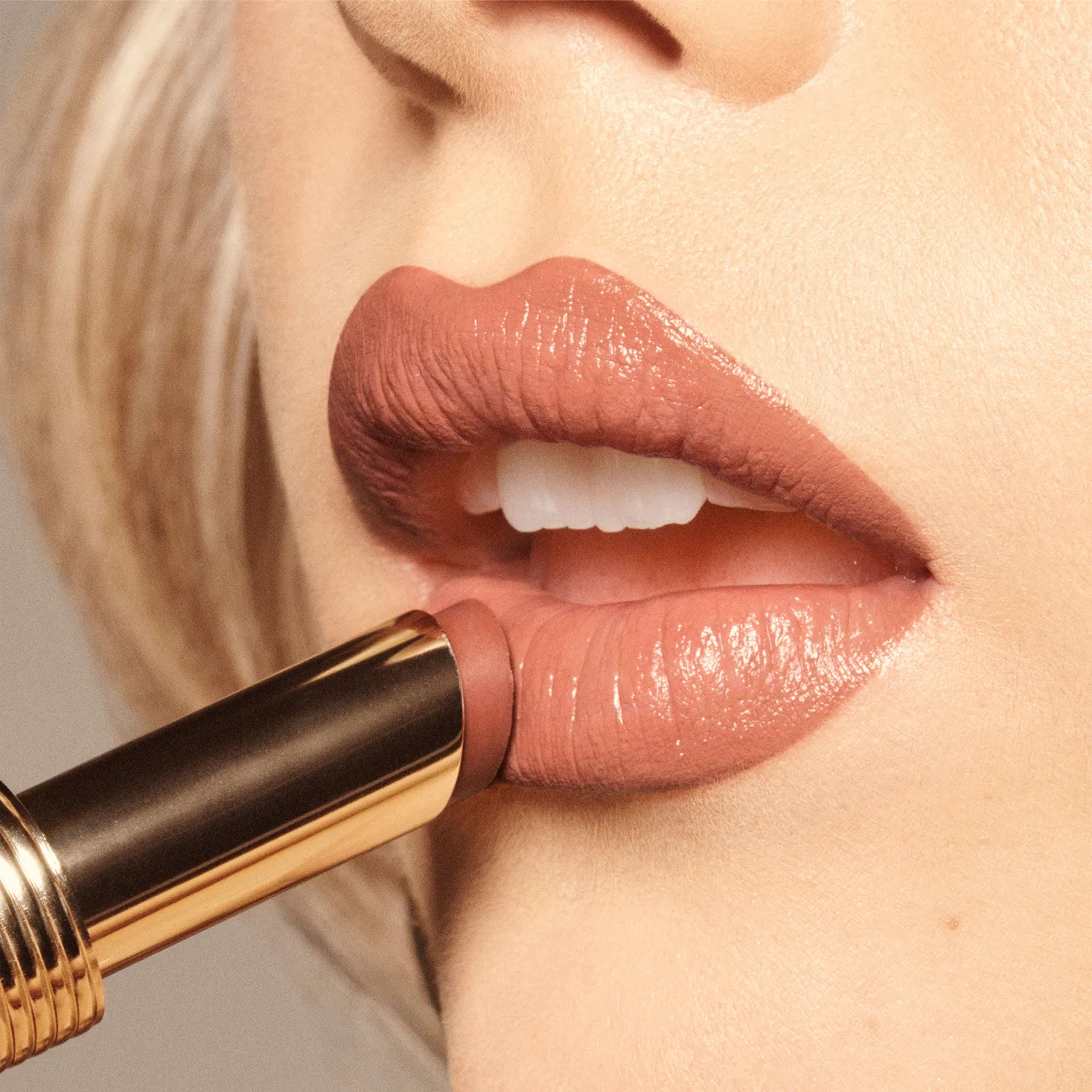 Vieve Satin Slip rouge à lèvres satin acide hyaluronique