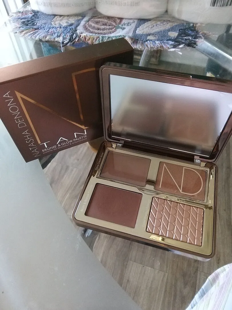 Natasha Denona Tan palette teint bronzeur enlumineur sculptant