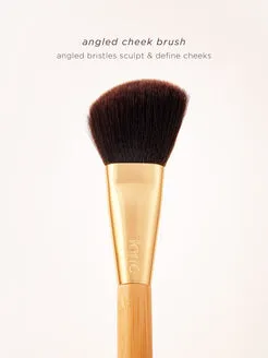 Tarte pinceau joue biseauté fluffy sculptant blush