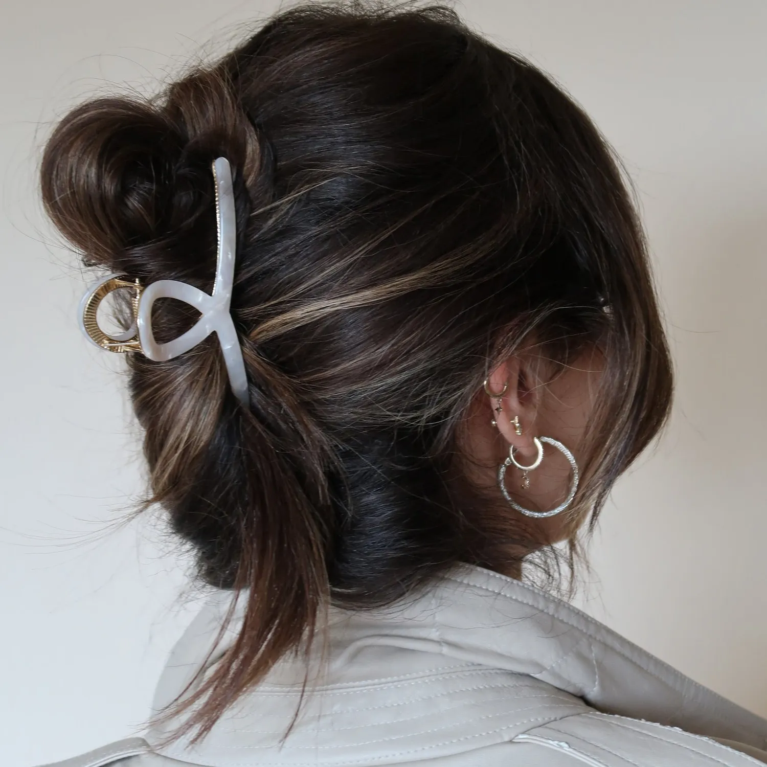 Vieve Claw Clip pince cheveux beige marbré