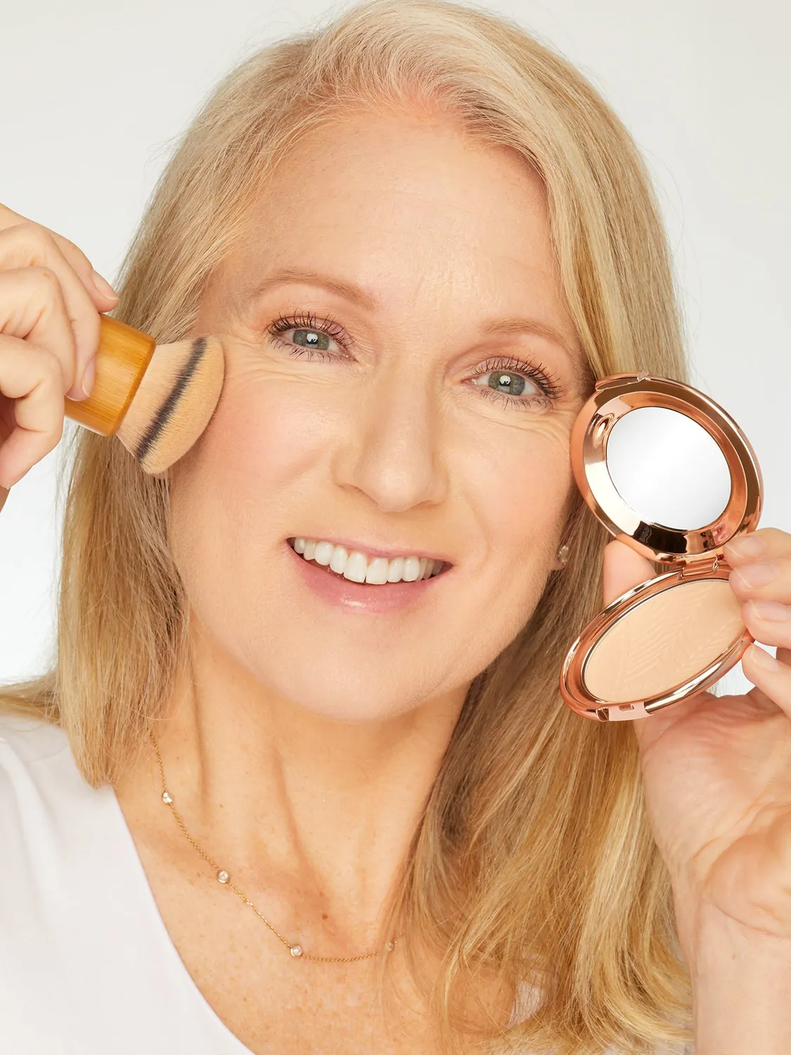 Tarte Angled Blur pinceau poudre biseauté