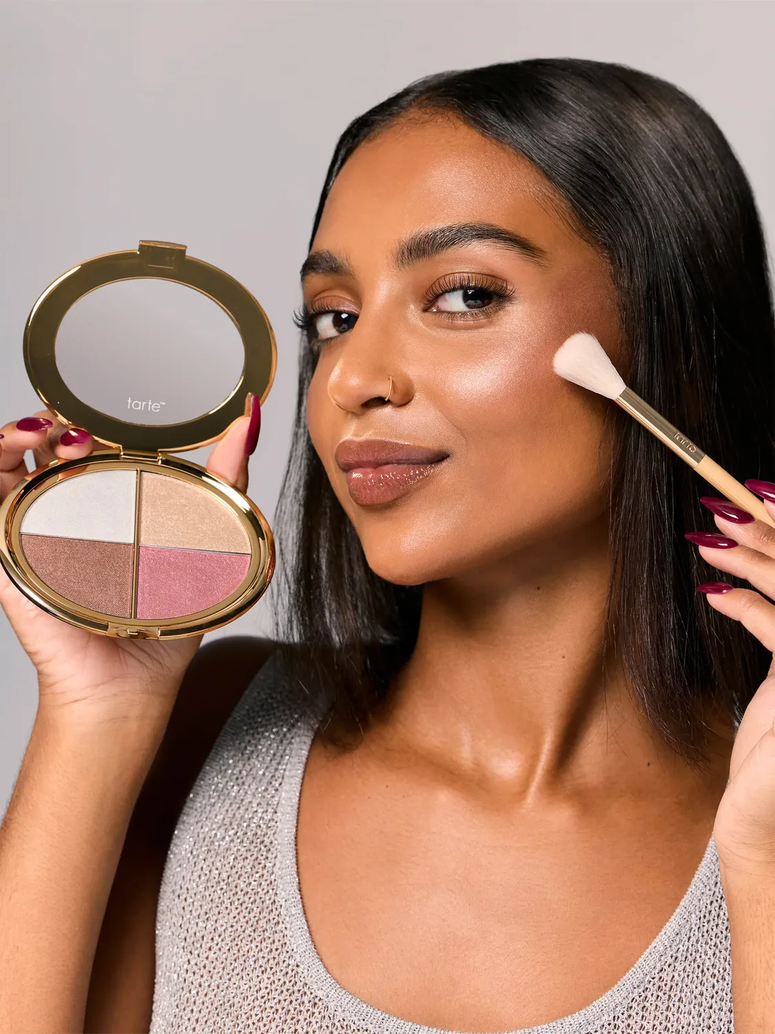Tarte Glow Wardrobe pinceau highlighter effilé multi