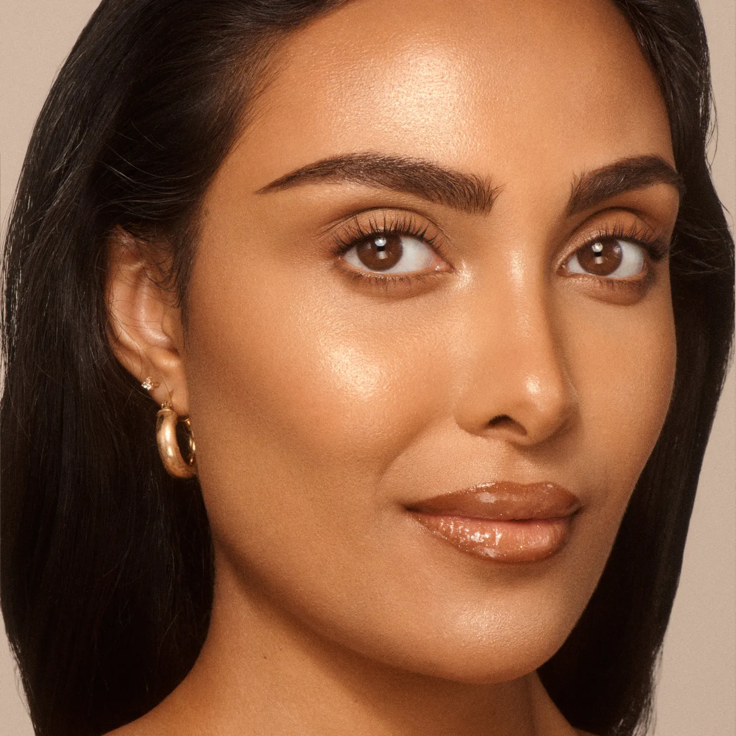 Vieve Nova Glow Liquid Light highlighter Holy Chic rose