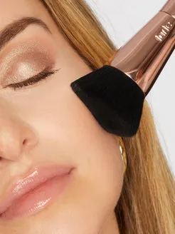 Tarte Blurring Complexion pinceau teint plat effet floutant