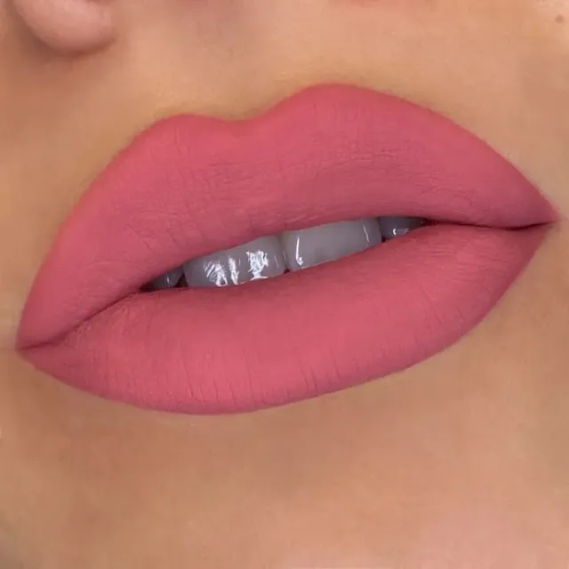 Sophia+Mabelle Berry Flirty Lip Whip rouge mat baie