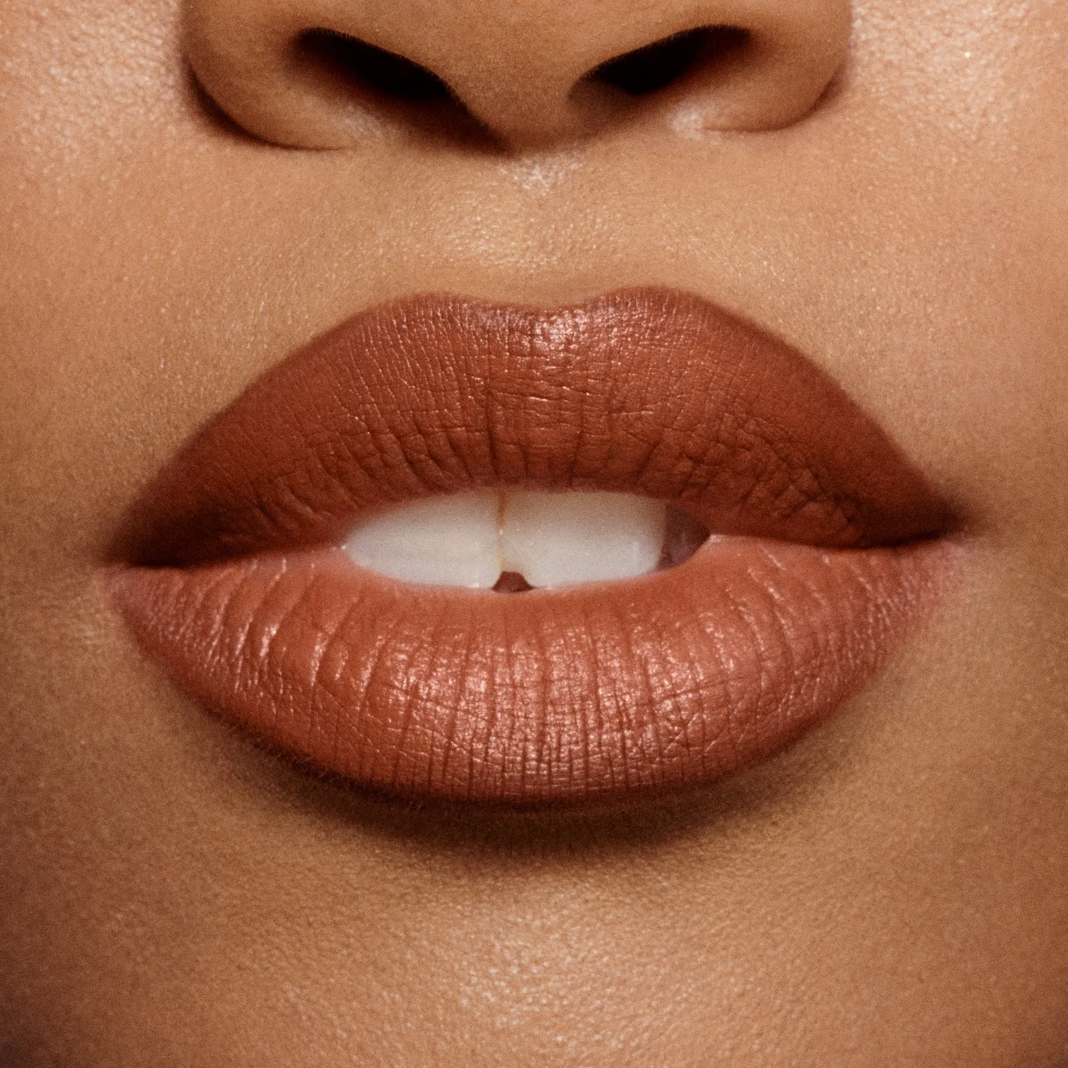 Vieve Modern Matte Lipstick rouge à lèvres Power Suit mat vitamine E