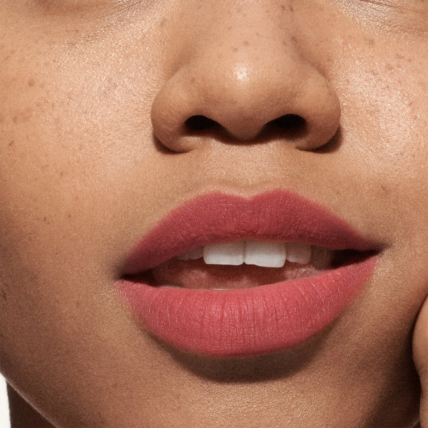 Vieve Poutder Ripple rouge à lèvres mousse mat flouté